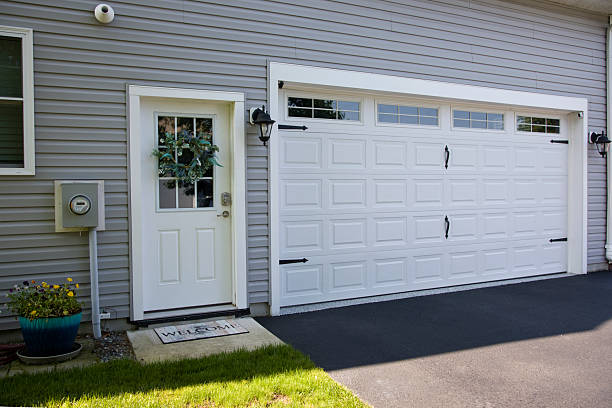 24/7 Emergency Garage Door Panel Replacement experts in Robersonville, NC